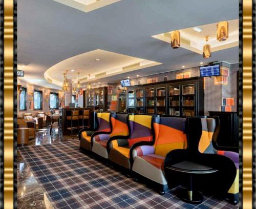 Centro / Baixa Hotel | Hotel Jaguar Oporto - Airport to Hotel and City Center and Vice-Versa is a Free and Continuous Shuttle Service from 7AM to 8PM