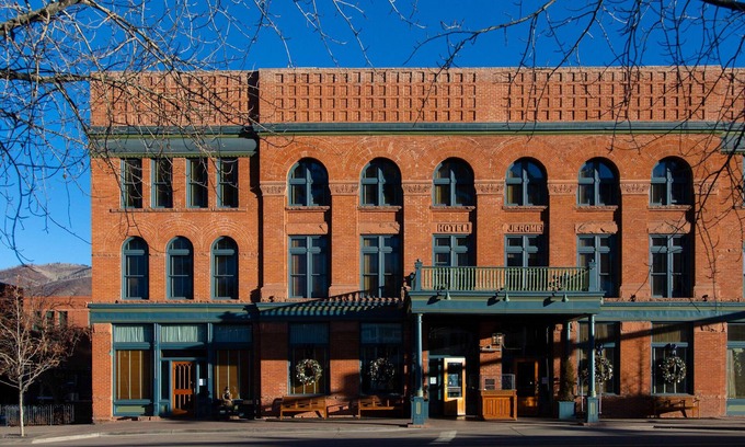 Downtown Hotel | Hotel Jerome, Auberge Resorts Collection