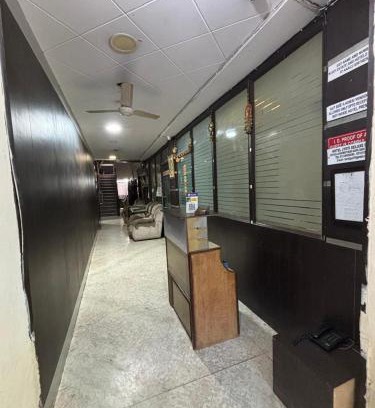Karol Bagh Apartamento | Hotel Jyoti Deluxe - Karol Bagh
