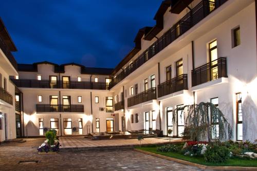 Targoviste Hotel | Hotel King