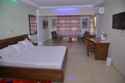 Lome Hotel | HOTEL La BASE228
