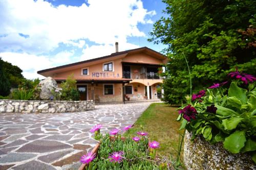 Castel di Sangro Cama Y Desayuno | Hotel LA LOGGIA