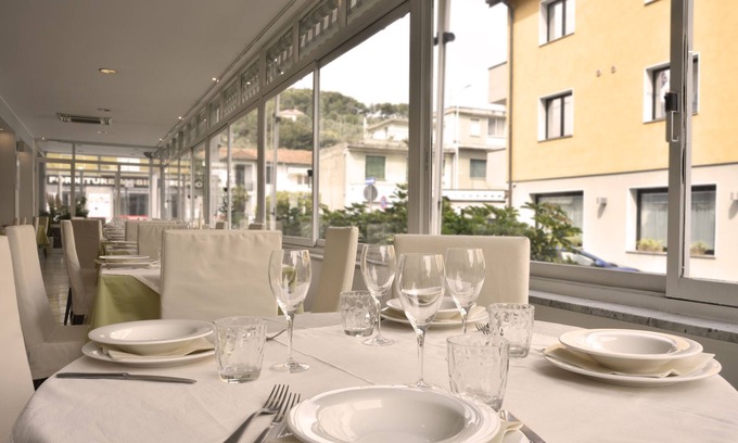 San Bartolomeo al Mare Hotel | Hotel La Marina Mhotelsgroup