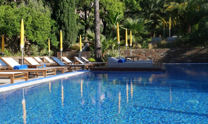 Le Lavandou Hotel | Hotel La Piscine