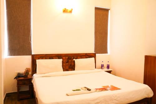 Munirka Cama Y Desayuno | Hotel Lagoon - Opp Select City Mall