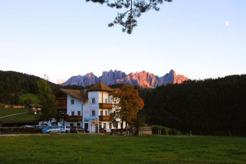 Cornedo All'isarco Hotel | Hotel Landgasthof Lärchenwald