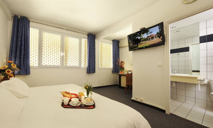 Noumea Hotel | Hotel Le Paris Noumea