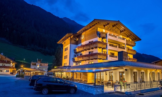 See Hotel | Hotel Lenz
