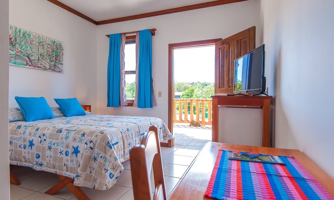 Antoneys Cay Hotel | Hotel Los Corales