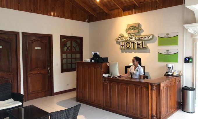 Paso Canoas Hotel | Hotel Los Higuerones