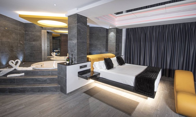 San Antonio de Benageber Hotel | Hotel Luve