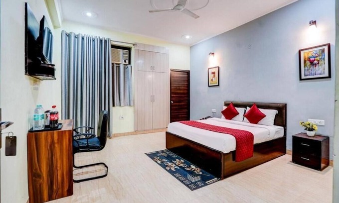 Sector 70 Hotel | Hotel maayra inn