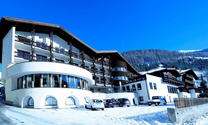 Nauders Hotel | Hotel ∙ Hotel Margarete Maultasch - INCL. LIFT PASS Double room/addl. bed, shower/wc (max. 2 adults 1 child, Gretl), HB PLUS