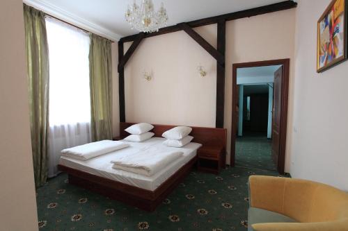 Malekhiv Hotel | Hotel Mars