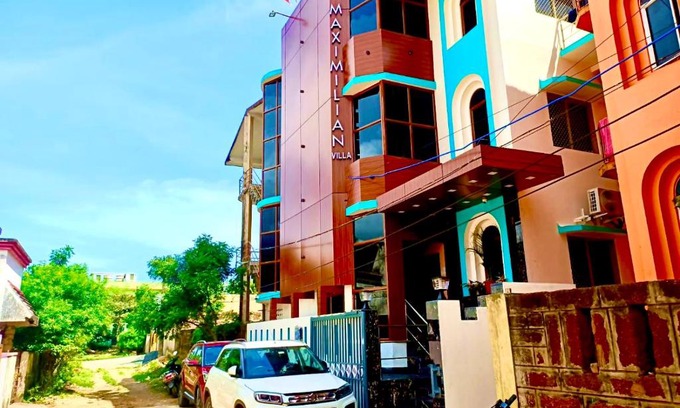 Puri Hotel | Hotel Maximilian Villa