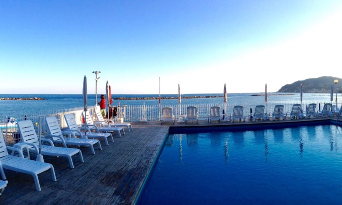 San Bartolomeo al Mare Hotel | Hotel Mayola