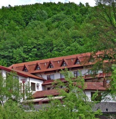 Izvoru Complejo | Hotel McPietroasa