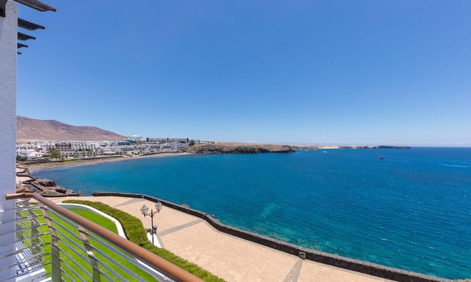 Playa Blanca Complejo | Mirador Papagayo by LIVVO