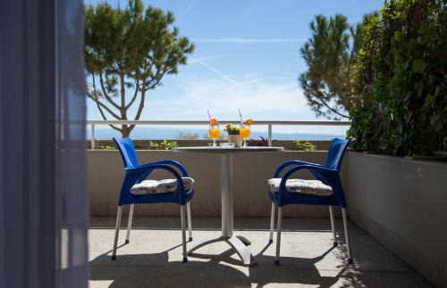 Znjan Hotel | Hotel More