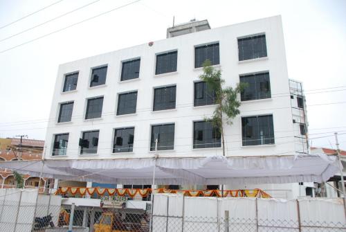 Shamshabad Cabina | Hotel Neem Tree Hyderabad Airport
