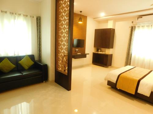 Shirdi Hotel | Hotel Neem Tree