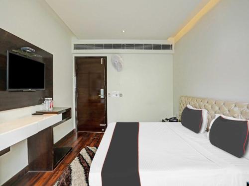 Anand Vihar Hotel | Hotel O Adarsh Nagar Metro Station Delhi Formerly Family Inn