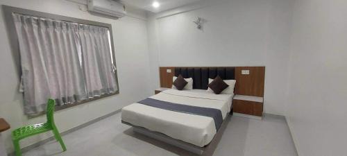 Kharadi Hotel | Hotel O Aura Suiites