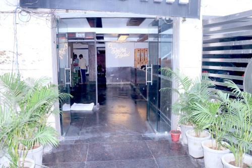 Karol Bagh Hotel | Hotel O" Delhi-Near Karol Bagh Metro Station