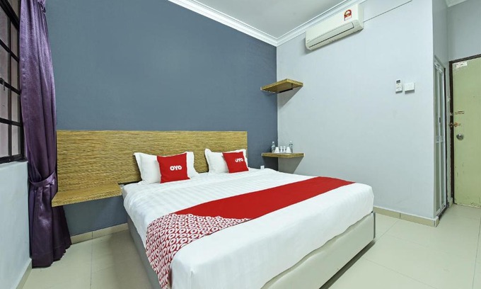 Taman Johor Jaya Hotel | Hotel O Ezzyhome Johor Jaya