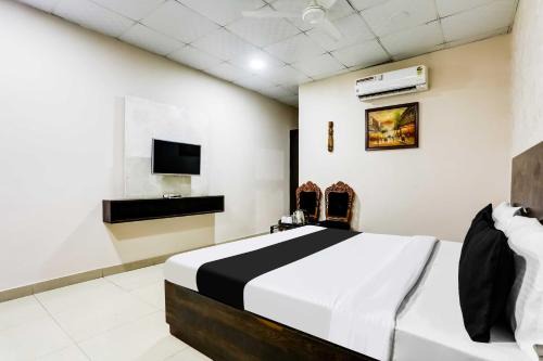 Ludhiana Hotel | Hotel O Model Town Road Near Bus Stand