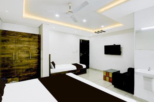 Kozhikode Hotel | Hotel O R K Residency
