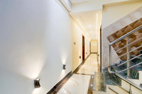 Kanpur Hotel | Hotel O The Skies