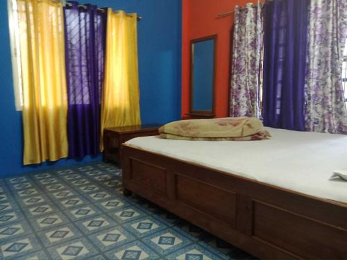 Madari Hat Hotel | Hotel O Trinayani Homestay