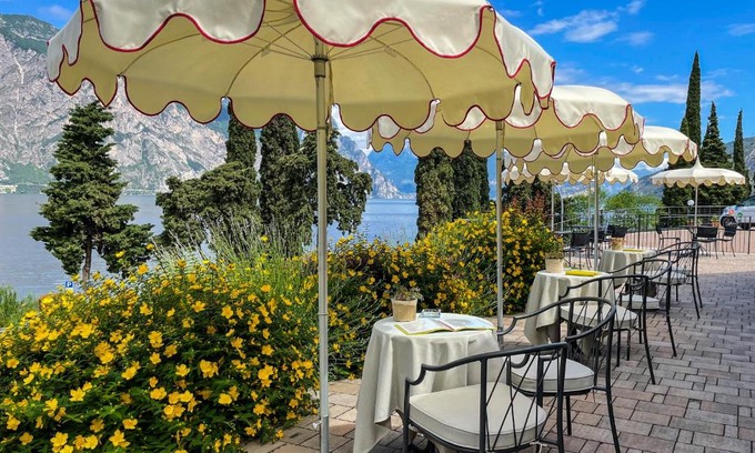 Malcesine Hotel | Hotel Oasi Beach