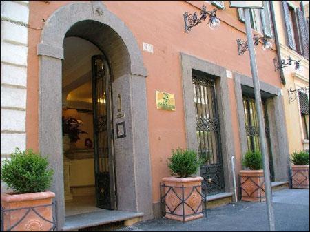 Rione IV Campo Marzio Hotel | Hotel OKAPI