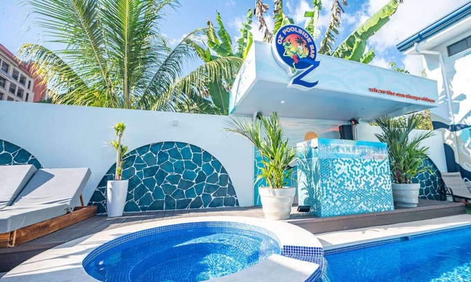 Jaco Villa | Hotel Oz Bachelor Pad Poolside Bar