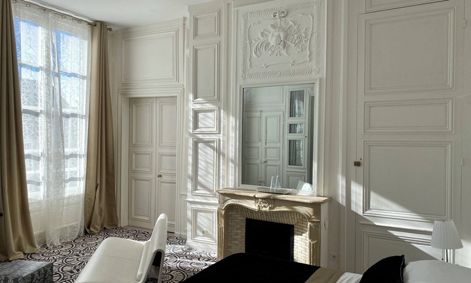 Chartres Hotel | Hotel Particulier de Champrond