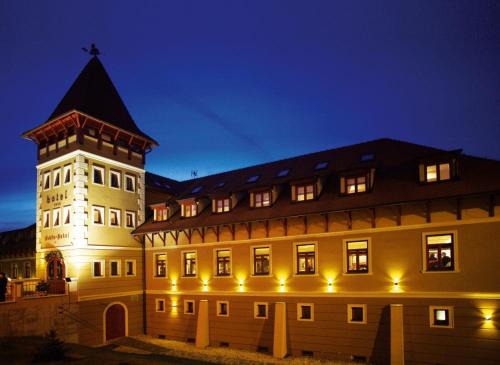 Komarno Hotel | Hotel Peklo