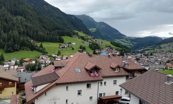 Ortisei Casa | Hotel Pension Sonnalp