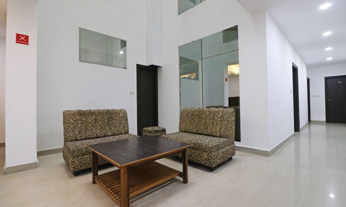 Sector 27 Cama Y Desayuno | Hotel Petals Elite 2