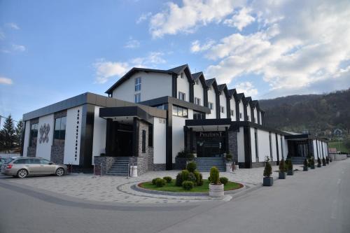 Central Serbia Cama Y Desayuno | Hotel Prezident
