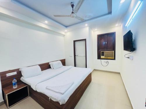 Khattalwada Hotel | Hotel PUB G Residency - Mayur Vihar