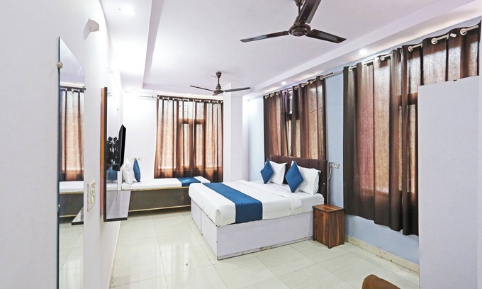 Delhi Hotel | Hotel Raaso Inn Laxminagar BY Arrow