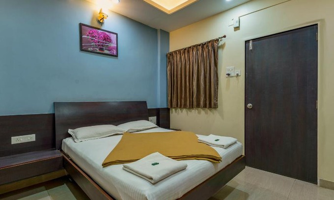 Kolhapur Hotel | Hotel RadhaKrishna-Couple Friendly