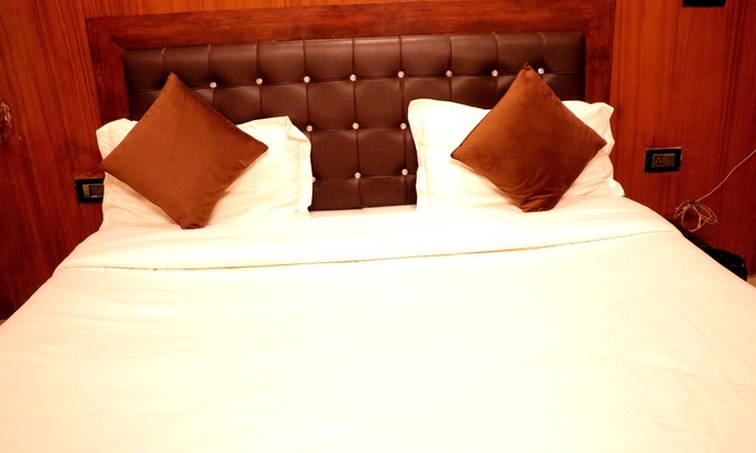 Barli Hotel | Hotel Rajat Residency