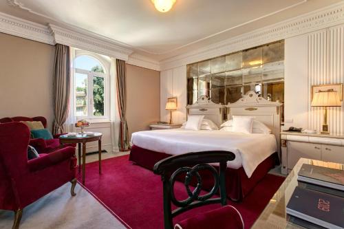 Sant' Ambrogio Hotel | Hotel Regency - Small Luxury Hotels of the World