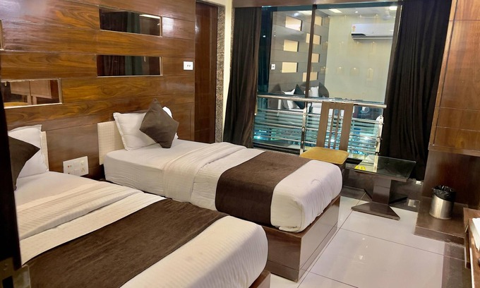 Surat Hotel | Hotel Restinn