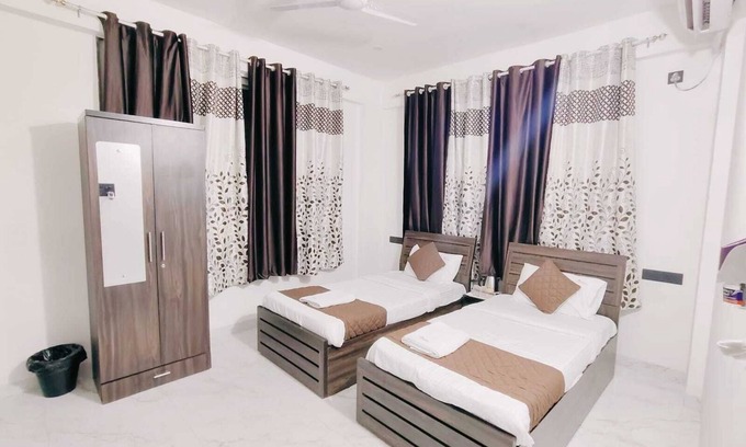 Kharadi Hotel | Hotel Revmantra