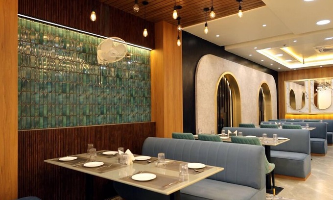 Kanpur Hotel | Hotel RGS Crystal