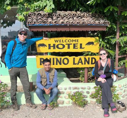 Sauraha Cama Y Desayuno | Hotel Rhino Land-Sauraha Family Home